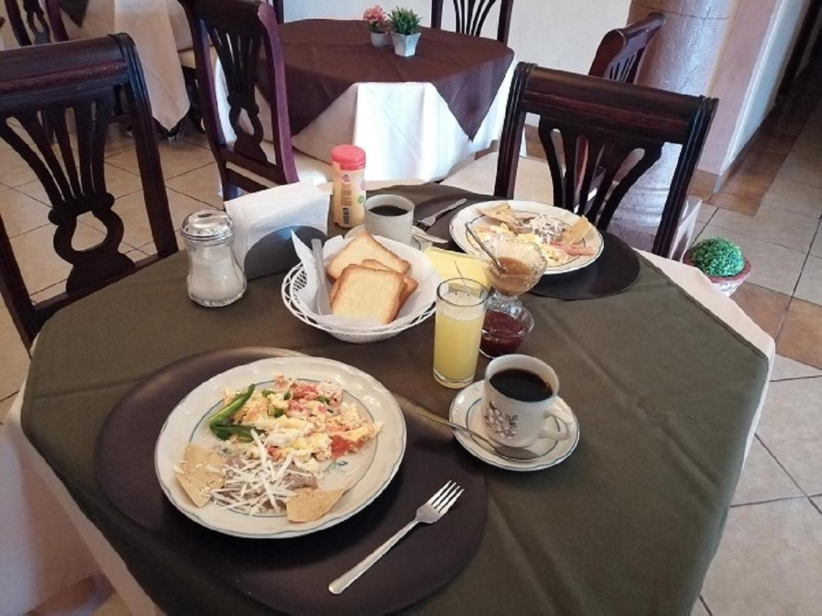 Casa Celia Hotel Restaurante Bernal Ngoại thất bức ảnh